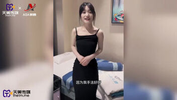 天美传媒-去做大保健发现竟然是以前暗恋的女同事