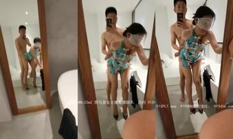 大家强烈要求发的后续来了 美少妇上下两个嘴巴太吸精了