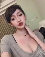 【海角模特】豪乳炸出逆天身材讓網友全暴動 真的一秒融化了 avril_z2