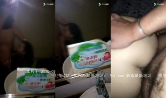 微信附近人约到KTV包间来一发听话人美